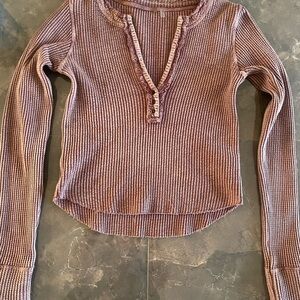 Buckle / Waffle Knit Long Sleeve Top